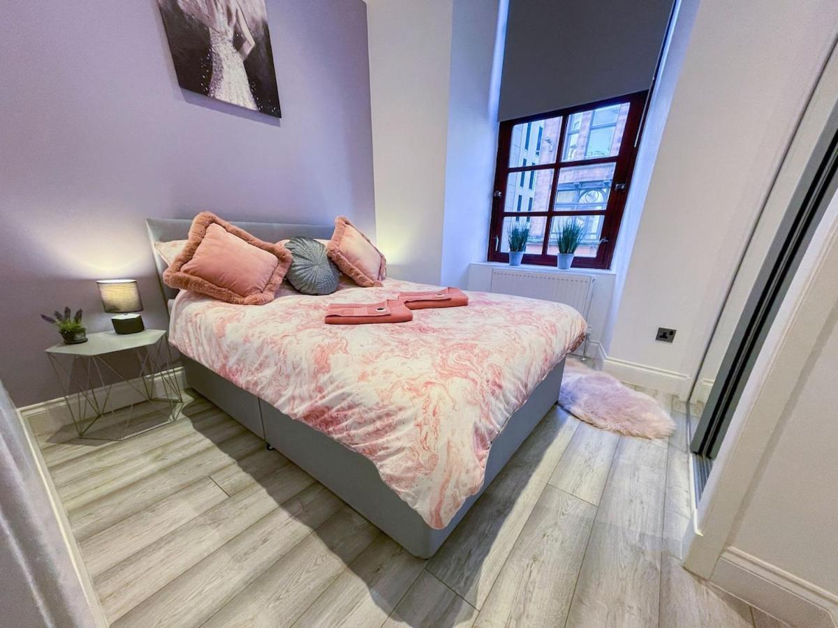 Recently Refurbished Two Bedroom Apartment, Central Location! Glasgow Esterno foto