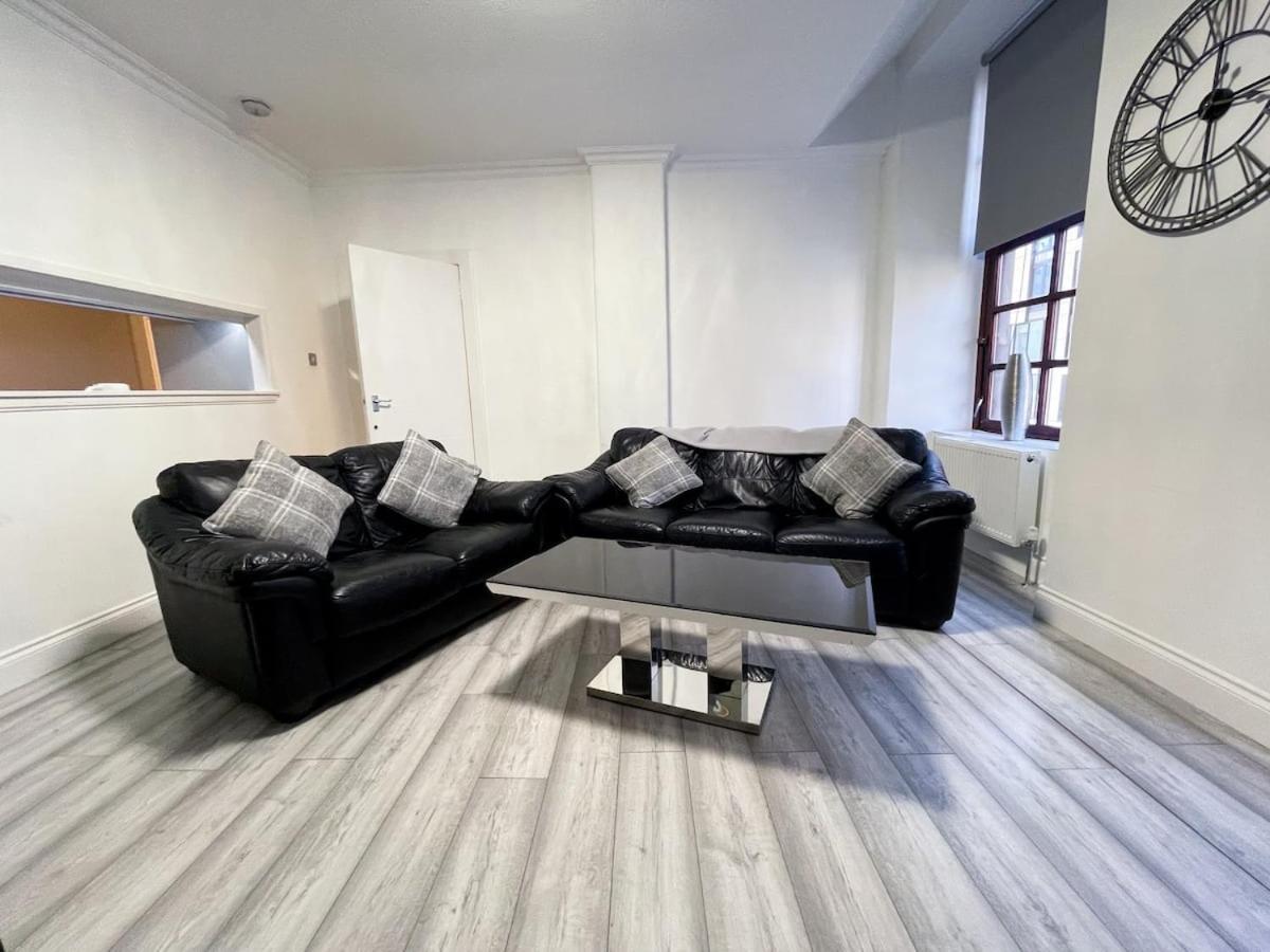 Recently Refurbished Two Bedroom Apartment, Central Location! Glasgow Esterno foto